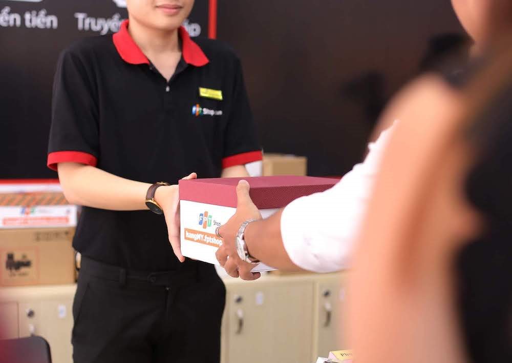 Việt Nam đứng nhì thế giới về thói quen chat trước khi mua hàng