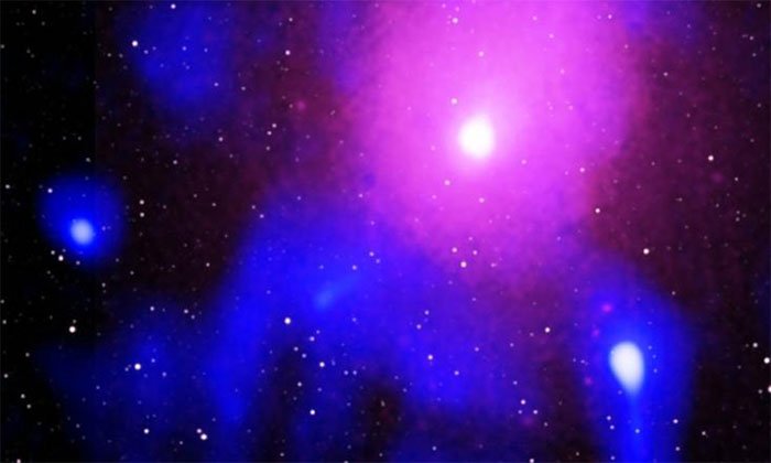 Ảnh chụp vụ nổ hố đen siêu lớn trong cụm thiên hà Ophiuchus.