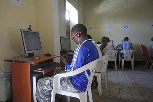 Trải nghiệm quán net ở châu Phi: Mở web mất 5 phút, có nơi thu phí cắt cổ tới 400.000 đồng/giờ - Ảnh 7.