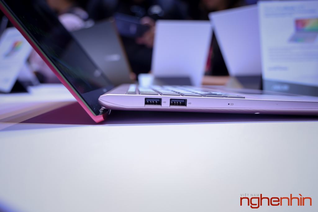 Asus công bố VivoBook S14 và S15: laptop nhiều màu sắc, màn hình phụ tiện lợi ảnh 13