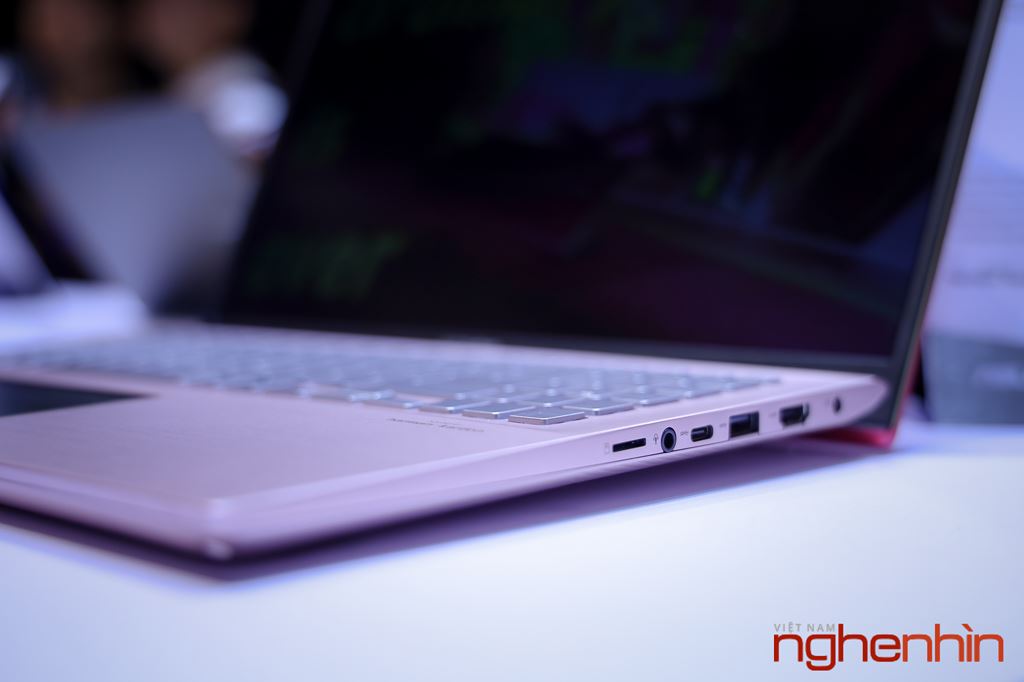 Asus công bố VivoBook S14 và S15: laptop nhiều màu sắc, màn hình phụ tiện lợi ảnh 10
