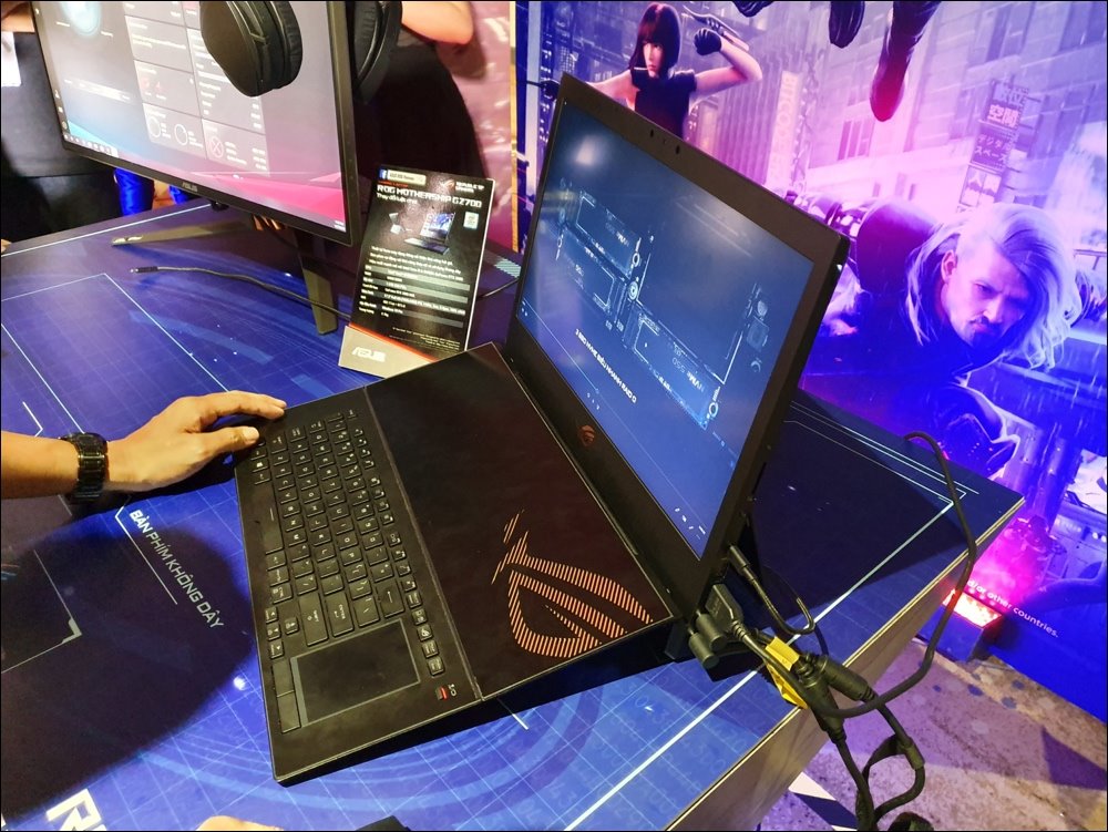 Asus giới thiệu máy tính giá 180 triệu đồng tại Việt Nam