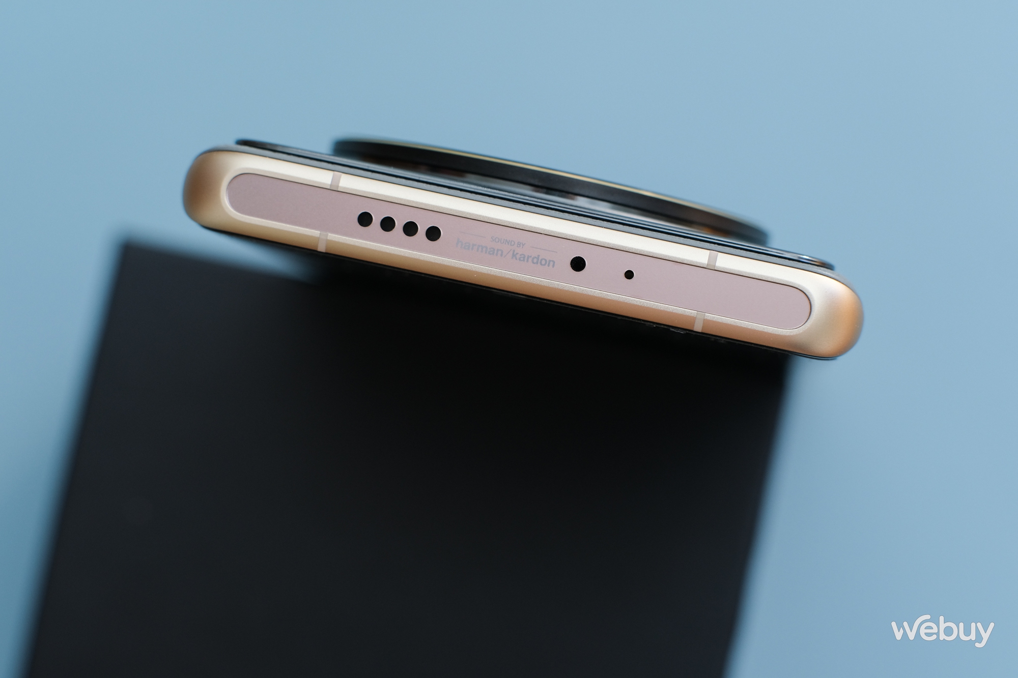 Xiaomi 12S Ultra về Việt Nam với giá 24 triệu đồng, người dùng Việt không mấy mặn mà
