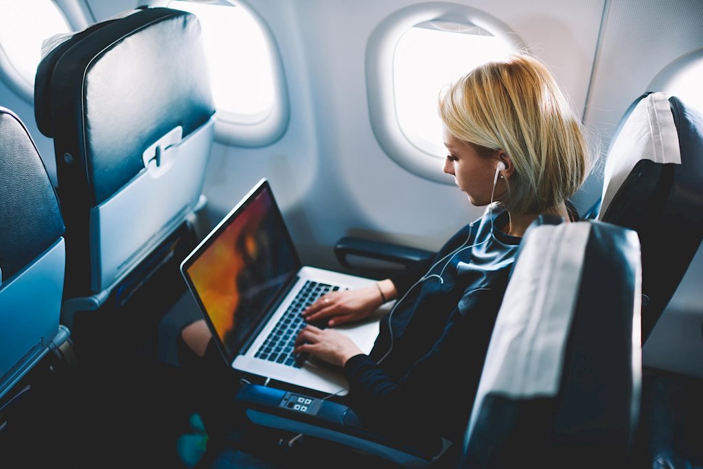 Thêm nhiều hãng hàng không quốc tế cấm MacBook Pro 15 inch lên máy bay