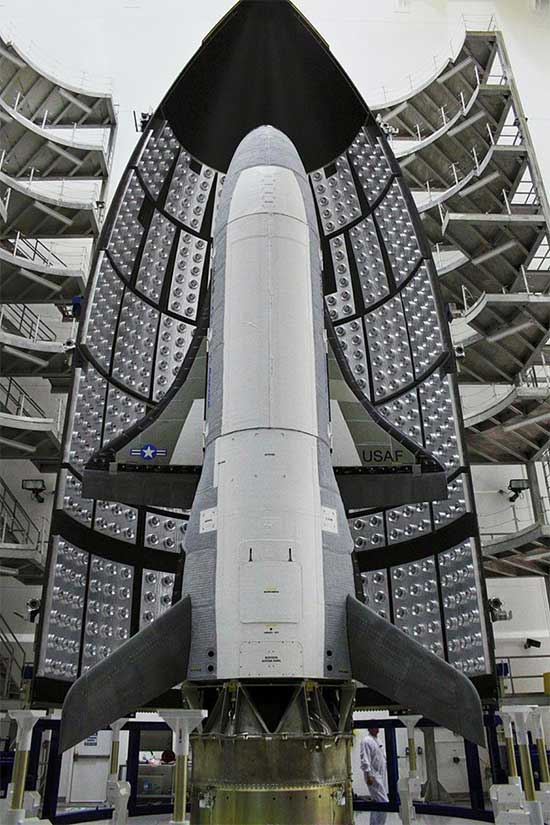 X-37B thực hiện chuyến chu du vũ trụ đầu tiên vào ngày 22/4/2010.