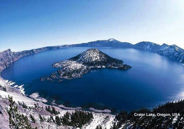 Hồ Crater được tạo nên sau một trận phun trào núi lửa kinh hoàng