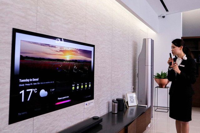 
Chiếc TV OLED siêu mỏng không chỉ đẹp mà còn thông minh hiểu giọng nói và tương tác với người dùng
