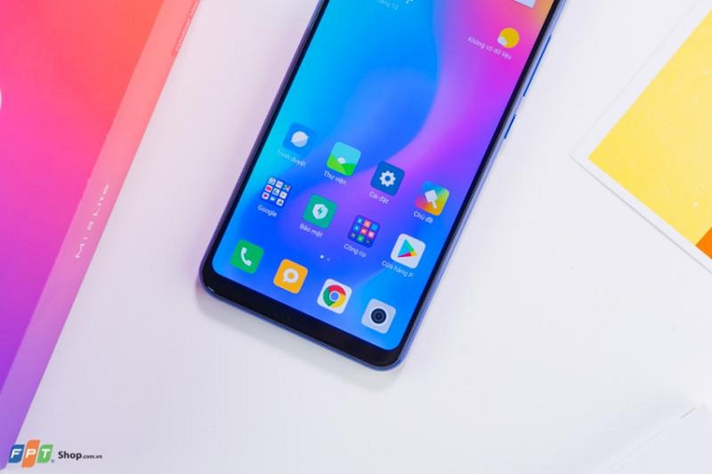 Ra mat Xiaomi Mi 8 Lite chi hon 3 trieu dong-Hinh-2