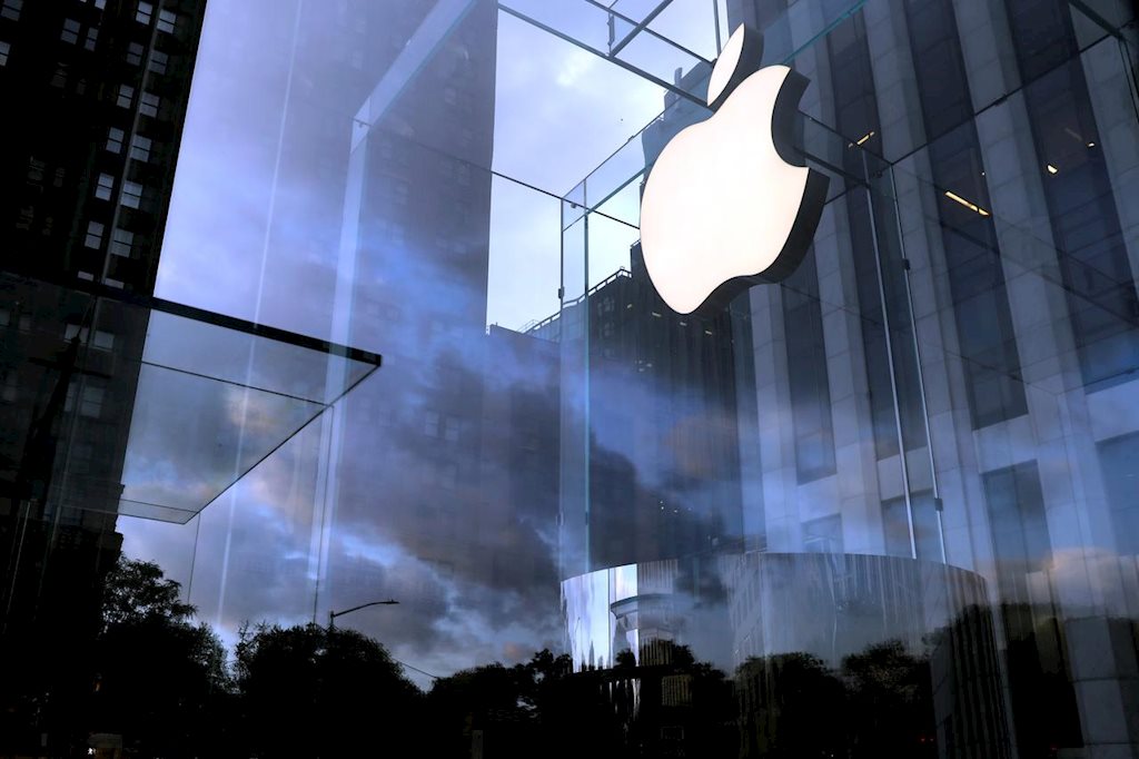 Giảm giá, ra mắt iPhone giá rẻ giúp Apple “vượt bão”
