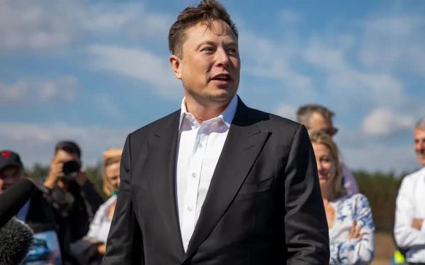Nhà đầu tư lo sợ đỉnh điểm: Elon Musk nợ như chúa chổm, đánh bạc với cổ phiếu Tesla - Ảnh 1.