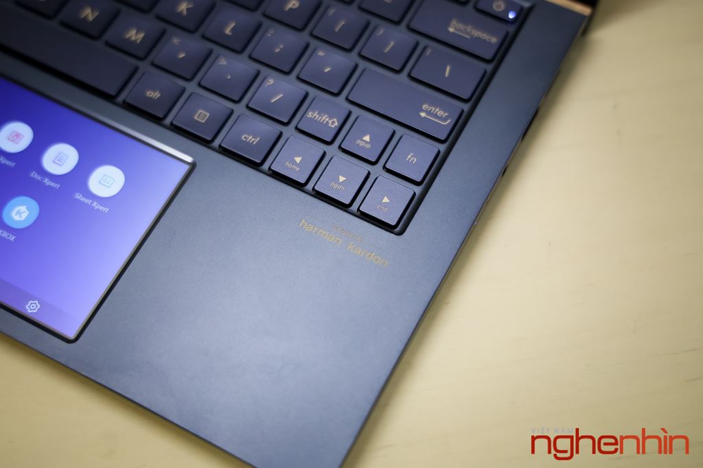Trên tay Asus ZenBook thế hệ mới: mỏng gọn thời trang, màn hình phụ đa năng hơn ảnh 3
