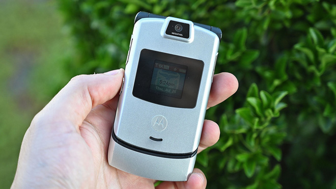 Chúc mừng sinh nhật thứ 15 của Motorola Razr: Chiếc điện thoại lật cuối cùng được mọi người quan tâm - Ảnh 5.