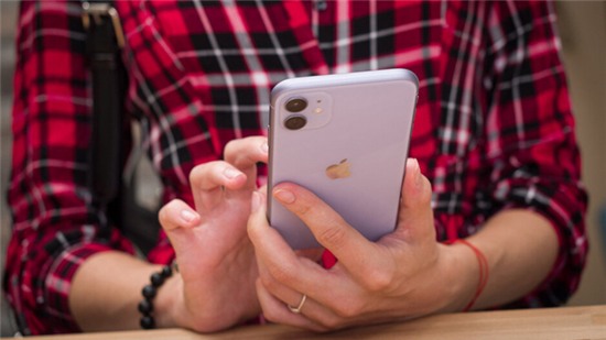 iPhone 11 quá đắt khách khiến Apple phải cắt giảm sản lượng iPhone 11 Pro Max