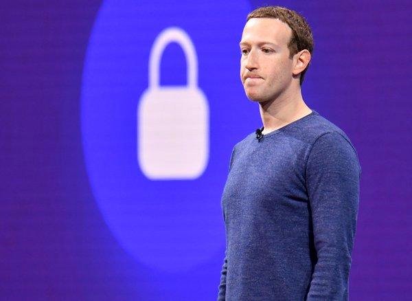 Facebook lại “xóa nhầm” các bài viết của của Mark Zuckerberg