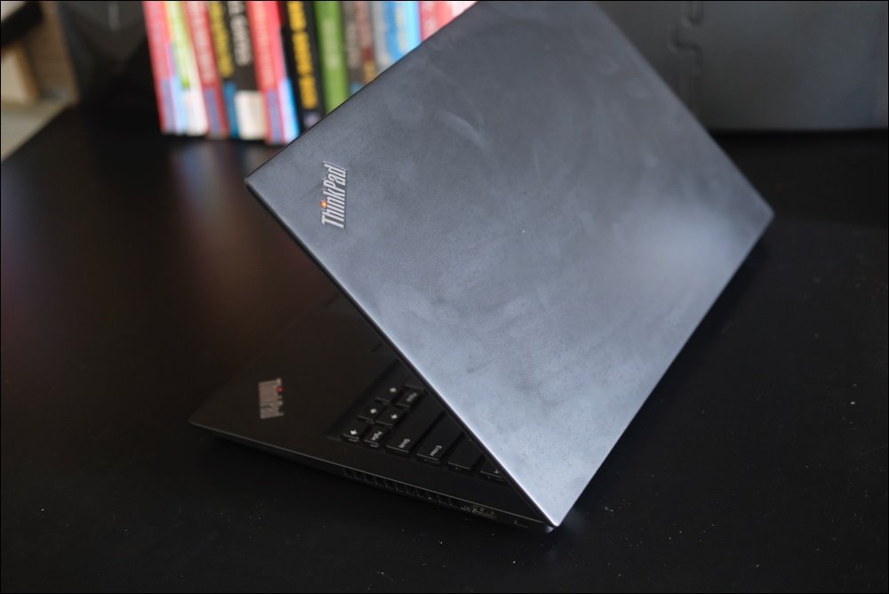 Laptop Lenovo ThinkPad T490s: Mỏng nhẹ, cấu hình mạnh, phù hợp hầu hết nhu cầu làm việc và giải trí