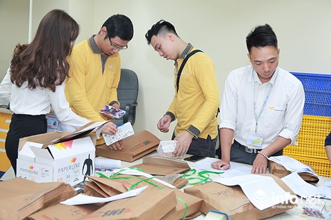 VNPost tung 200 bưu tá chuyển phát nhanh vé xem trận Việt Nam-Philippines