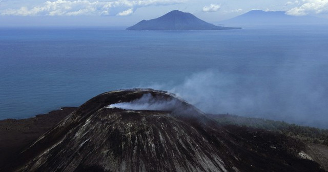 Đỉnh núi Anak Krakatau