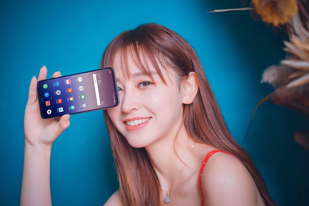 Meizu 16XS ra mắt: vân tay trong màn hình, pin 4.000mAh, giá từ 245 USD ảnh 1