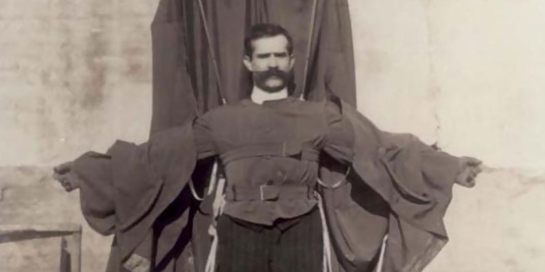 Franz Reichelt - thợ may người Áo tin rằng bản thân tìm ra cách giúp con người bay. Do đó, năm 1912, ông đã nhảy từ tháp Eiffel xuống để chứng minh mình có thể bay nhưng ông đã chết ngay tức khắc.