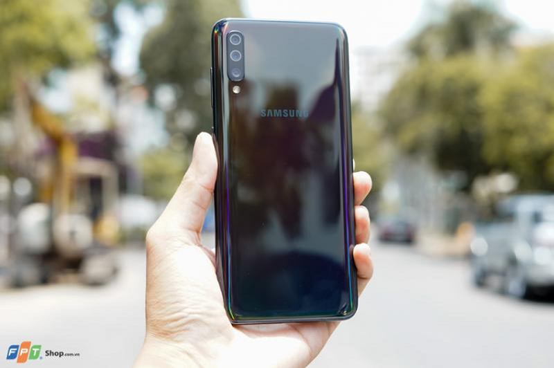 Loat smartphone tam trung Samsung ban chay nhat Quy 3/2019-Hinh-4