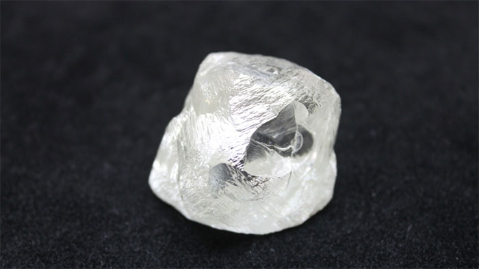Viên kim cương được cho là đã nằm yên trong mỏ khai thác từ cách đây 2 tỉ năm.