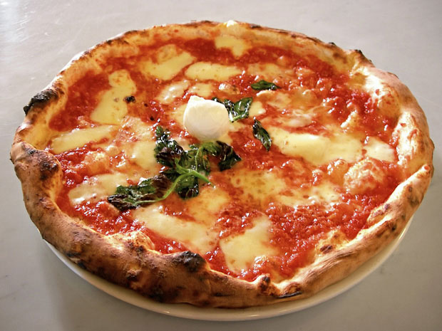 Bánh pizza mang tên nữ hoàng Margherita.