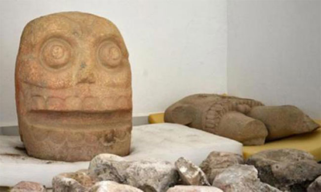 Những tượng đá được phát hiện trong đền thờ thần Xipe Totec