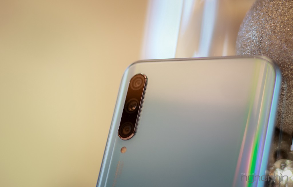 Đánh giá nhanh Huawei Y9s: màn lớn tràn viền, pin trâu, chụp hình ổn  ảnh 4