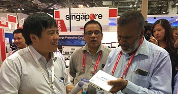 Khách ngoại bất ngờ về smartphone, modem, set top box của VNPT tại CommunicAsia 2016