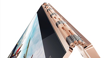 Laptop 2-trong-1 Lenovo Yoga 920 giá 45 triệu đồng