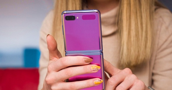 Sốc: Tuổi thọ pin của Galaxy Z Flip vượt qua cả iPhone 11 Pro