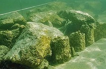Bí ẩn đáy hồ Constance: Thủy cung ma quái xây bởi… người đồ đá?