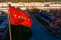Tesla thuê công ty theo dõi nhân viên trong hội kín Facebook