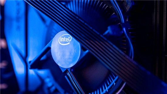 Intel dùng 20 tỷ USD ‘đấu’ các nhà sản xuất bán dẫn châu Á