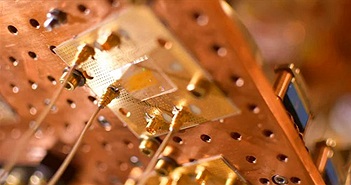 Harvard phát triển thành công chip sóng âm, tương thích cả với máy tính lượng tử