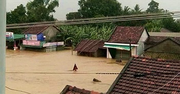 Lũ lên nhanh, miền Trung nguy cơ hứng thảm họa lớn chưa từng có Lũ lên nhanh, miền Trung nguy cơ hứng thảm họa lớn chưa từng có