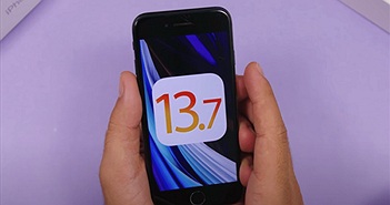 So sánh thời lượng pin iOS 13.7 với iOS 13.6.1