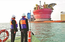 Trung Quốc bàn giao bể chứa dầu nổi nặng 32.000 tấn