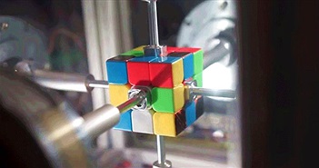 Robot giải khối rubik trong 0,38 giây, phá kỷ lục của con người Robot giải khối rubik trong 0,38 giây, phá kỷ lục của con người