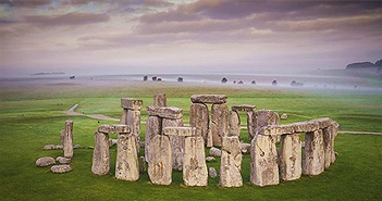 Quần thể đá Stonehenge có thể đã được xây dựng để khuếch đại âm thanh trong các nghi lễ cổ xưa