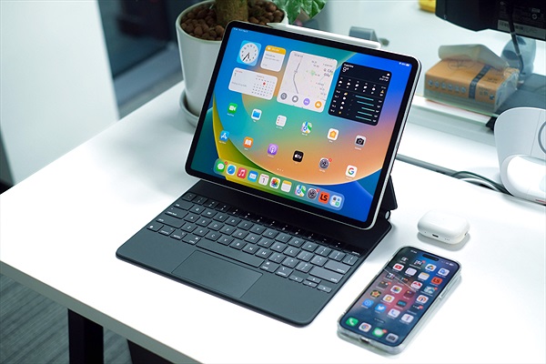 iPad Pro mới có thể giá 1.500 USD