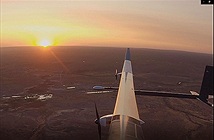 Máy bay năng lượng mặt trời có thể bay cả năm không nghỉ