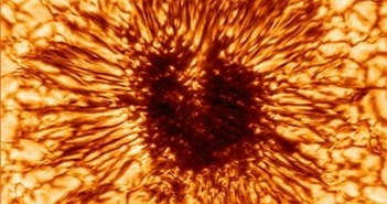Hình ảnh chi tiết về vết đen trên Mặt Trời