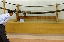 Hai giả thuyết về thanh kiếm Nhật cổ nghi của người khổng lồ