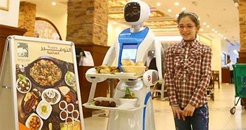 Qatar bắt đầu dùng robot làm phục vụ