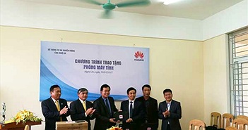 Huawei Việt Nam tặng các phòng máy tính cho Nghệ An và Lai Châu