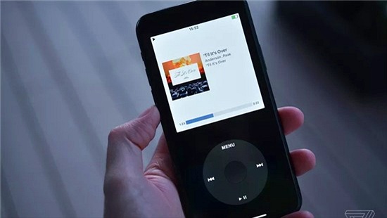 Apple gỡ bỏ ứng dụng biến iPhone thành iPod ảo có click wheel