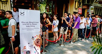 Xếp hàng mua máy ảnh ở Hà Nội Xếp hàng mua máy ảnh ở Hà Nội