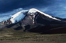 Ngọn núi cao nhất thế giới thuộc nước nào?