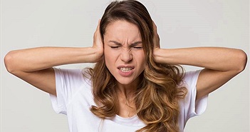 Lạ: Cô gái cứ nghe thấy âm thanh là đau đớn cùng cực Lạ: Cô gái cứ nghe thấy âm thanh là đau đớn cùng cực